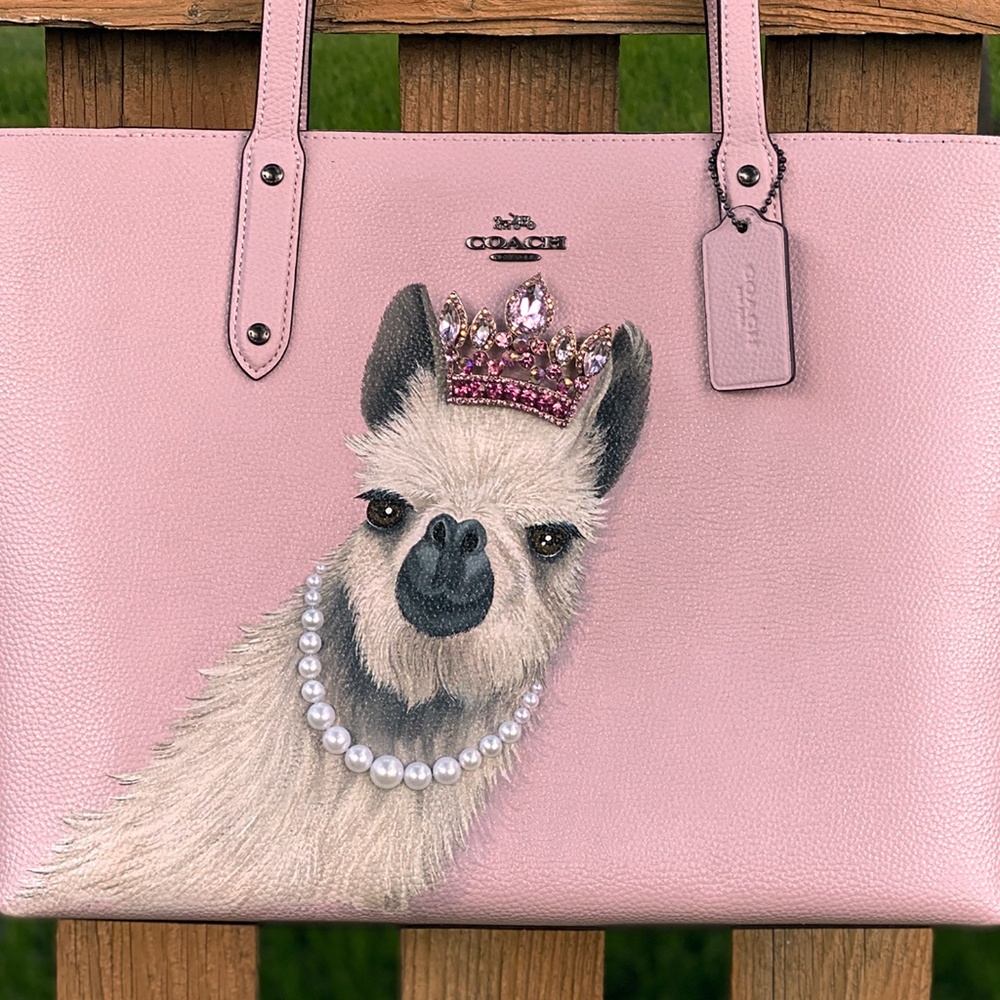 Genuine Coach Llama Queen Pink Tote - Picture 3 of 4